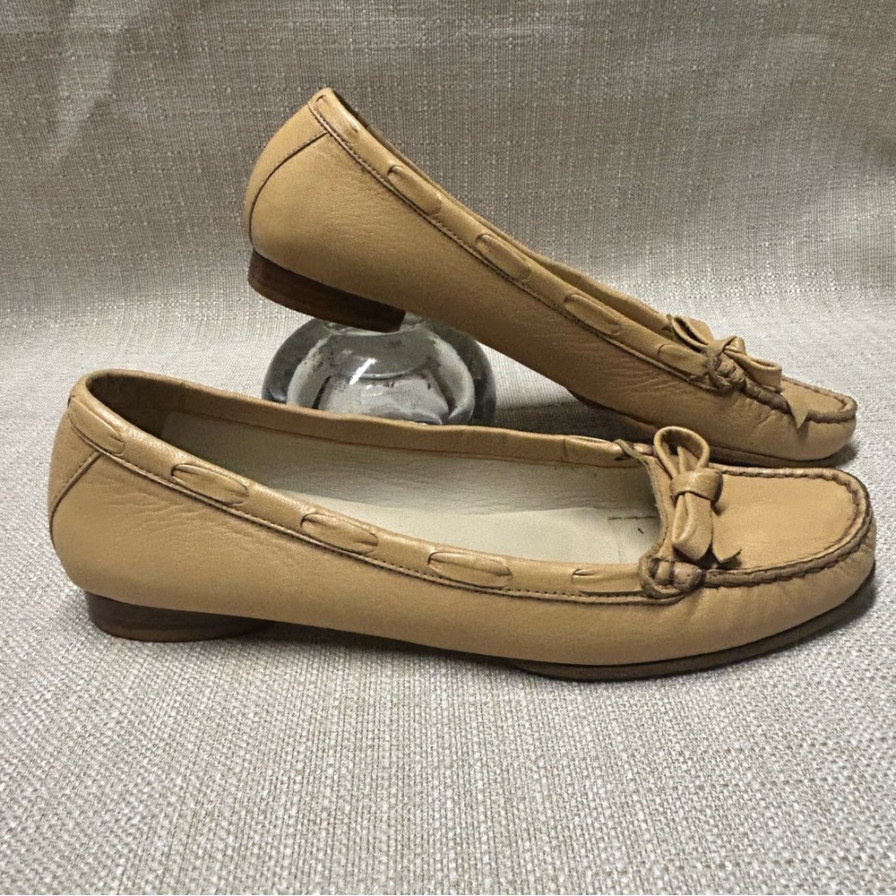 Stuart Weitzman Beige Leather Flats Size 6
